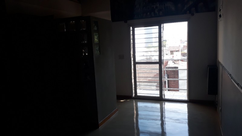 DEPARTAMENTO DE 3 AMB A LA CALLE CON BALCÓN EN DUPLEX