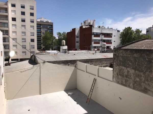 SEMIPISO DE 2 AMB A LA CALLE CON BALCON. A ESTRENAR. DAMAR X 