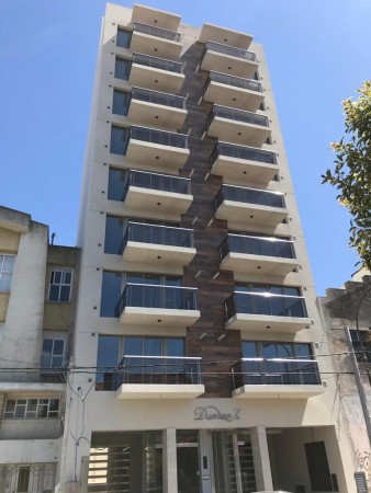 SEMIPISO DE 2 AMB A LA CALLE CON BALCON. A ESTRENAR. DAMAR X 