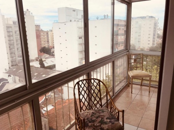 DEPARTAMENTO DE 3 AMB A LA CALLE CON BALCON 