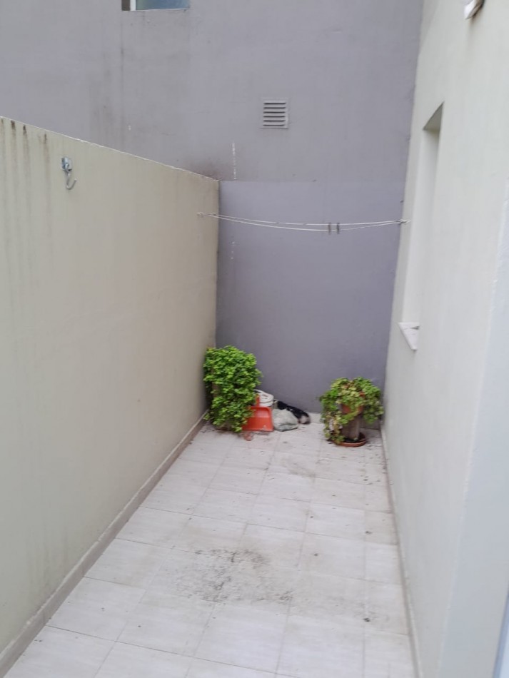 DEPARTAMENTO DE 3 AMB EXTERNO CON BALCON Y PATIO