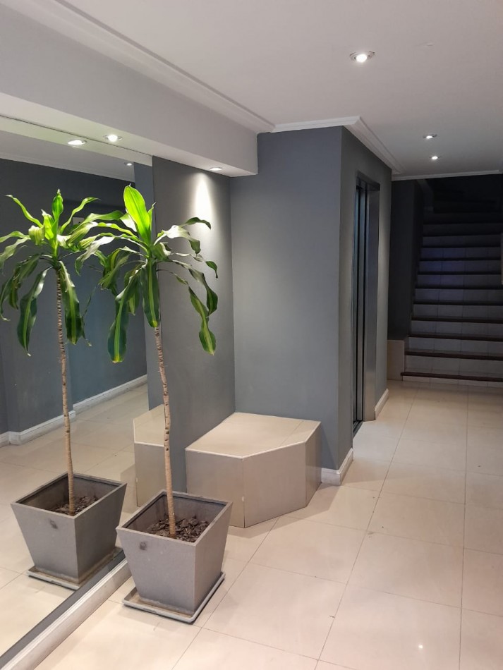 DEPARTAMENTO DE 3 AMB EXTERNO CON BALCON Y PATIO