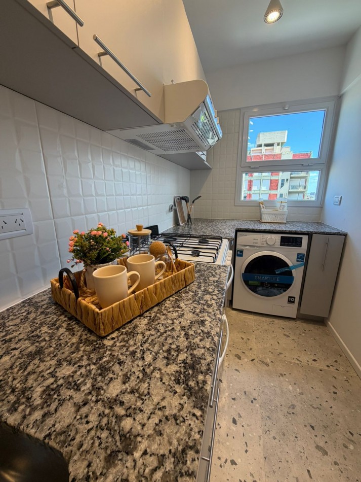 DEPARTAMENTO 2 AMB RECICLADO. VISTA LATERAL AL MAR