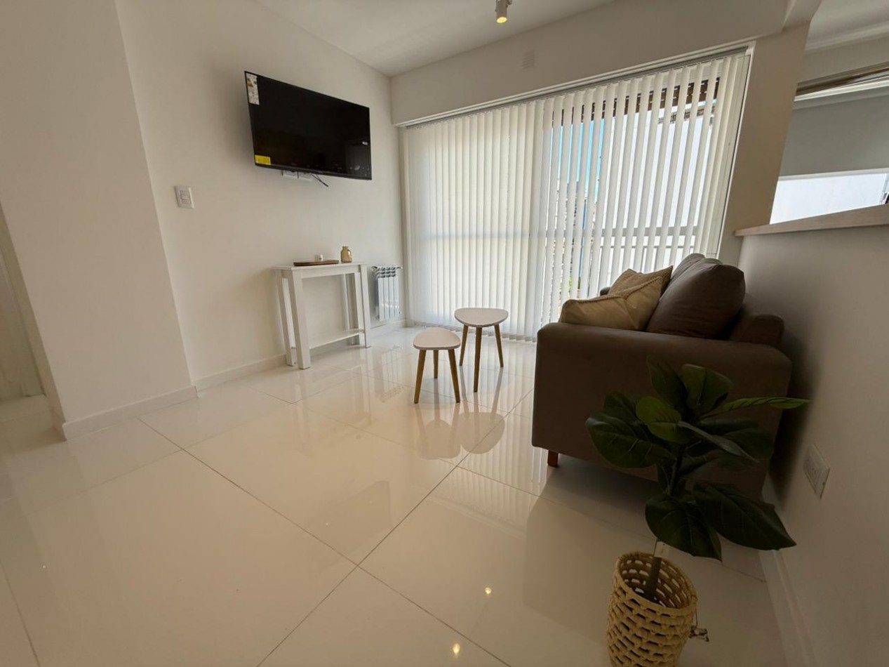 DEPARTAMENTO DE 2 AMB EXTERNO CON BALCON. RECICLADO