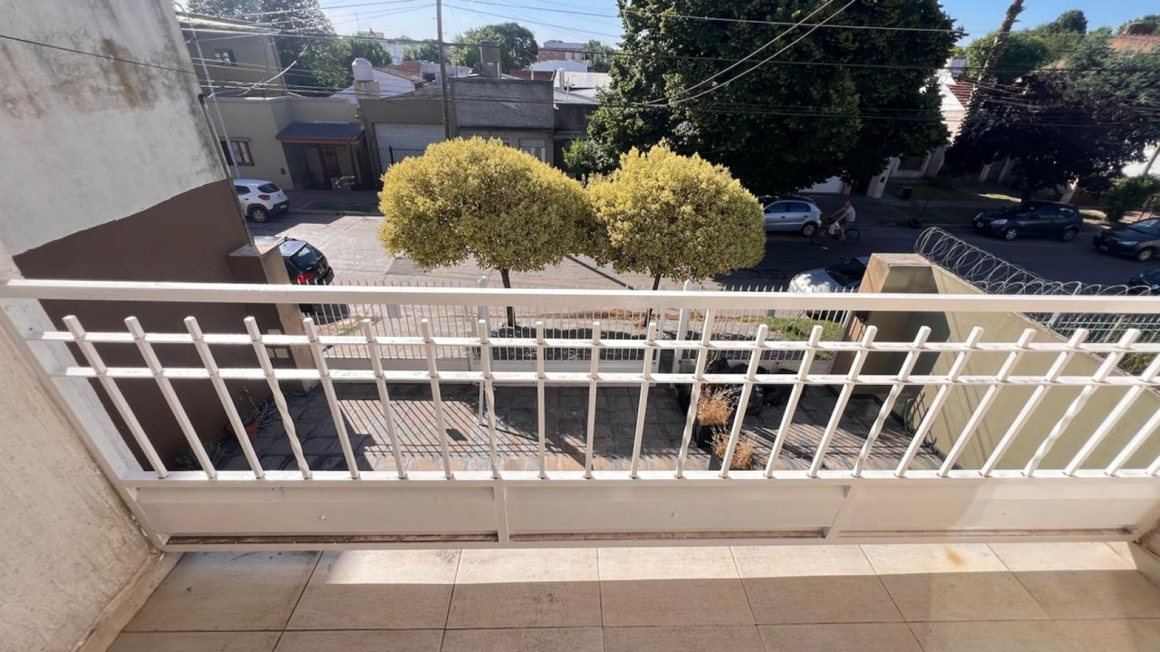 DUPLEX DE 4 AMB CON ENTRADA DE AUTO Y PARQUE