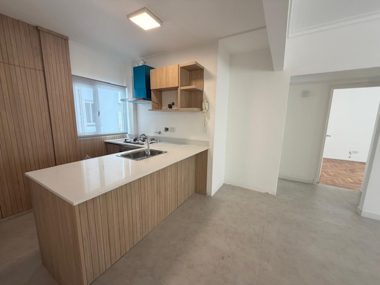 DEPARTAMENTO DE 3 AMB LATERAL 