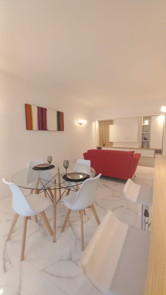 DEPARTAMENTO DE 2 AMB A LA CALLE. RECICLADO