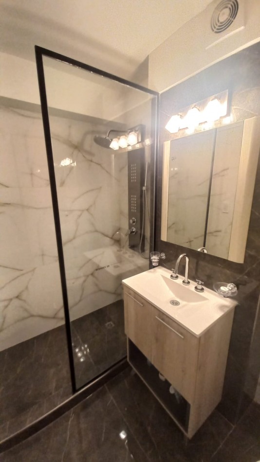 DEPARTAMENTO DE 2 AMB A LA CALLE. RECICLADO