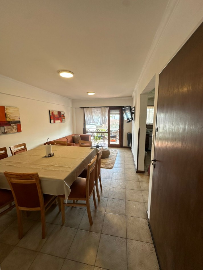 DEPARTAMENTO DE 2 AMB A LA CALLE CON BALCON