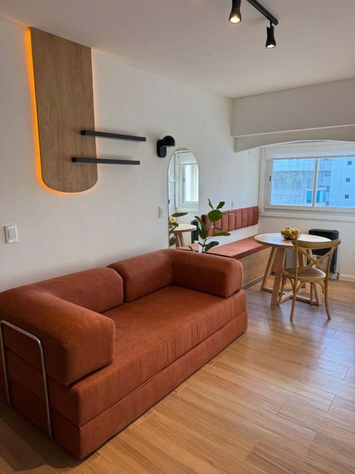 DEPARTAMENTO DE 1 AMB RECICLADO CONTRA FRENTE ABIERTO