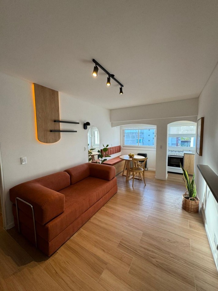 DEPARTAMENTO DE 1 AMB RECICLADO CONTRA FRENTE ABIERTO