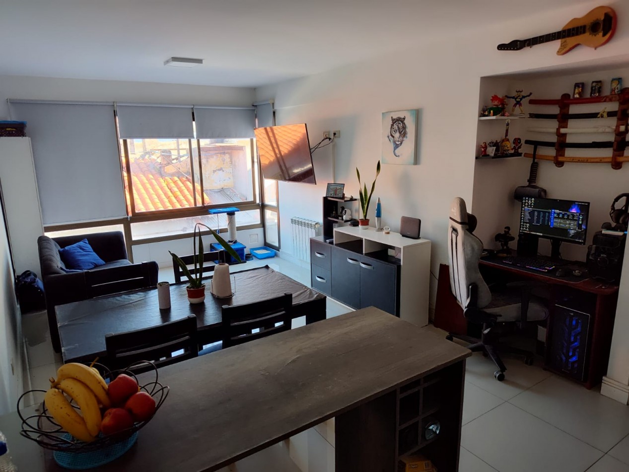 DEPARTAMENTO DE 2 AMB MODERNO, COCHERA Y BAULERA 