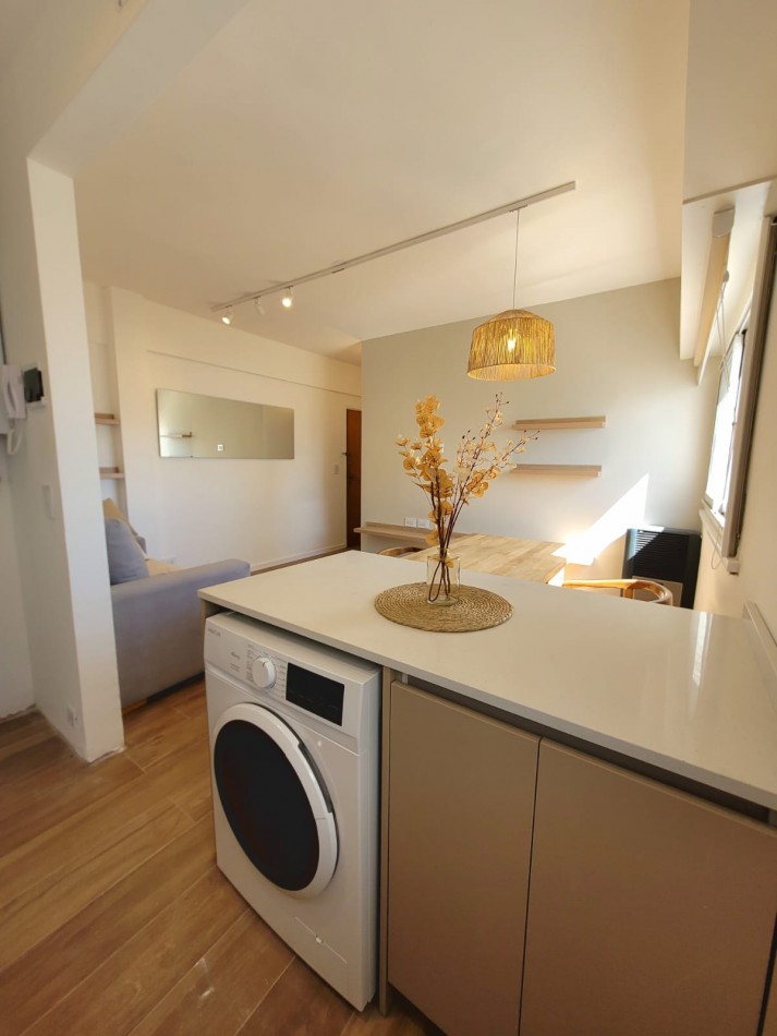 DEPARTAMENTO DE 2 AMB LATERAL ABIERTO CON ESPACIO DE COCHERA 