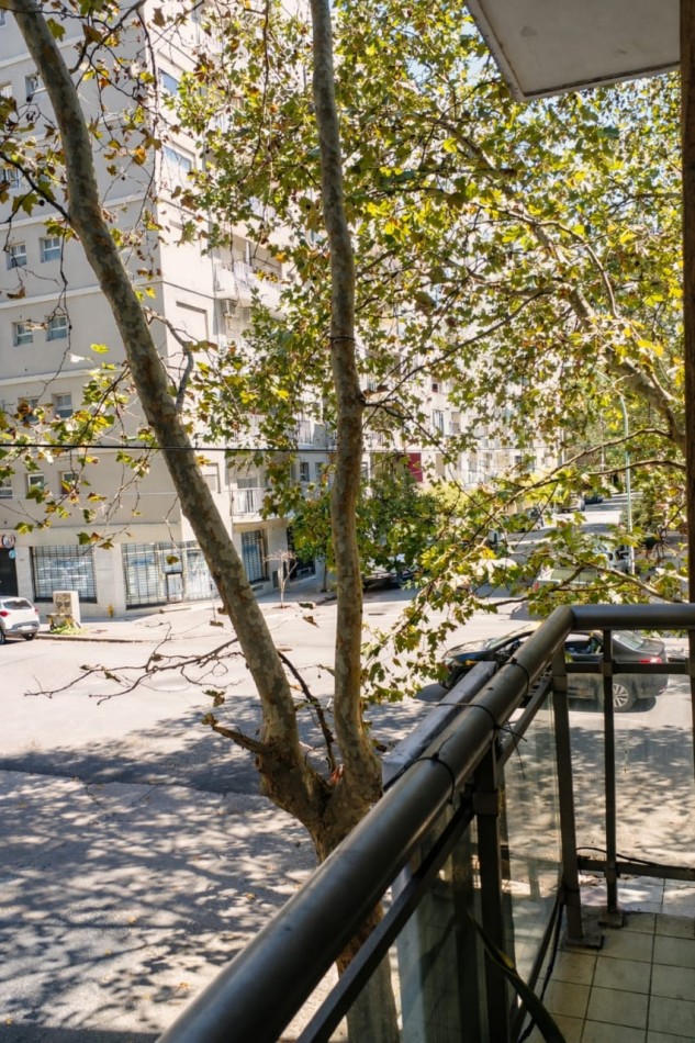 DEPARTAMENTO 3 AMBIENTES CON BALCON SALIENTE