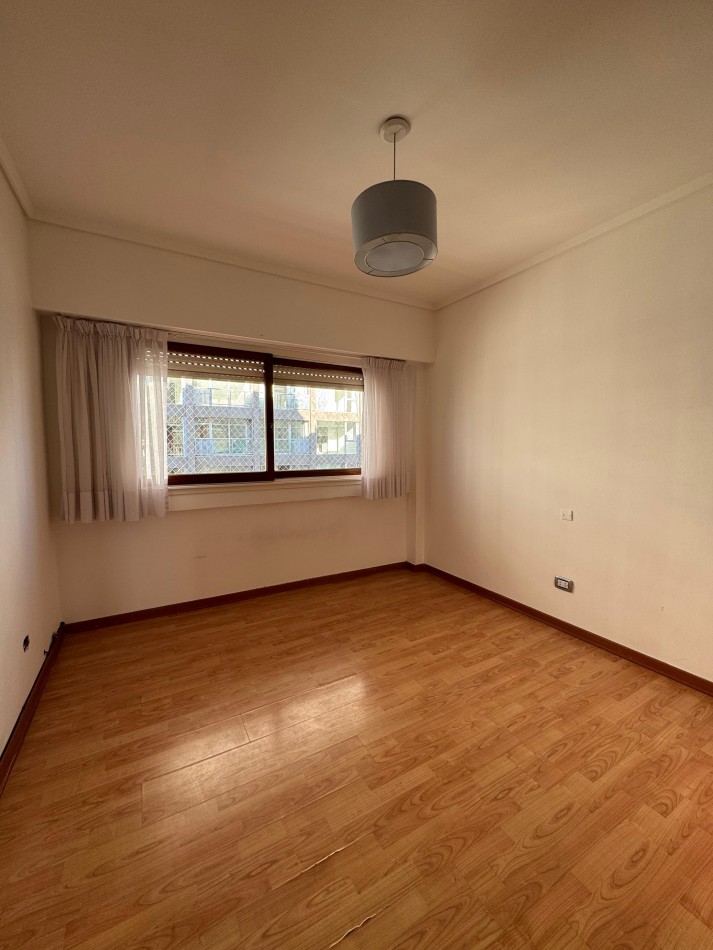 PISO DE 4 AMB CON BALCON CORRIDO Y VISTA AL MAR