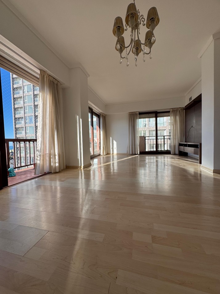 PISO DE 4 AMB CON BALCON CORRIDO Y VISTA AL MAR