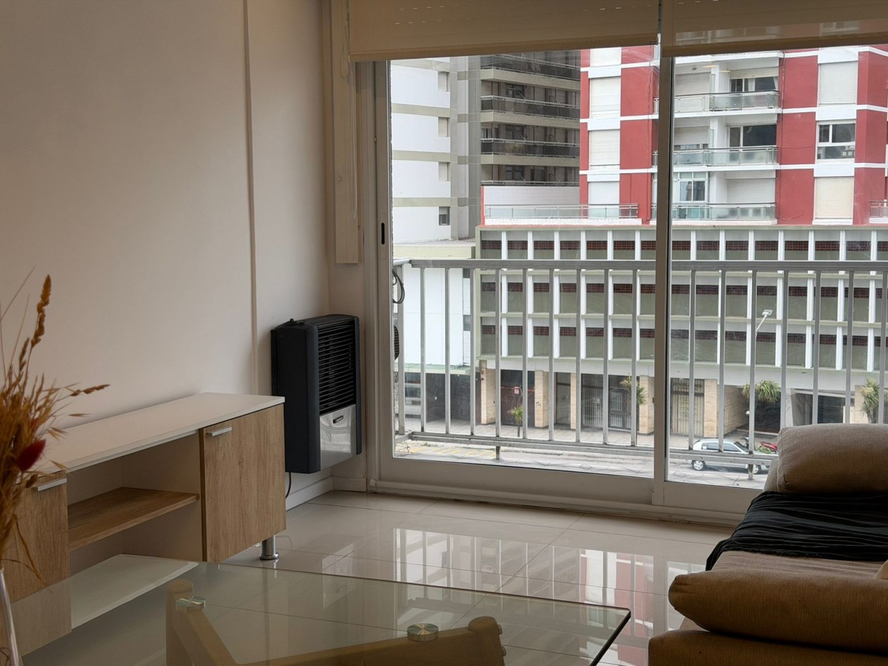 DEPARTAMENTO DE 2 AMB CON DEP. A LA CALLE. VISTA AL MAR