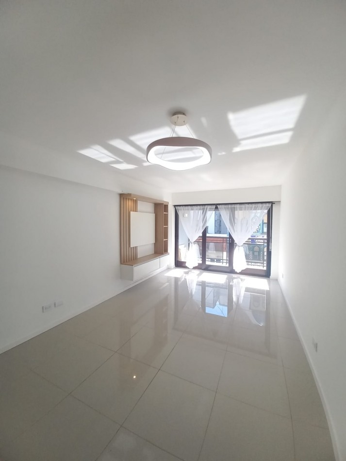 DEPARTAMENTO DE 3 AMB EXTERNO CON BALCON 