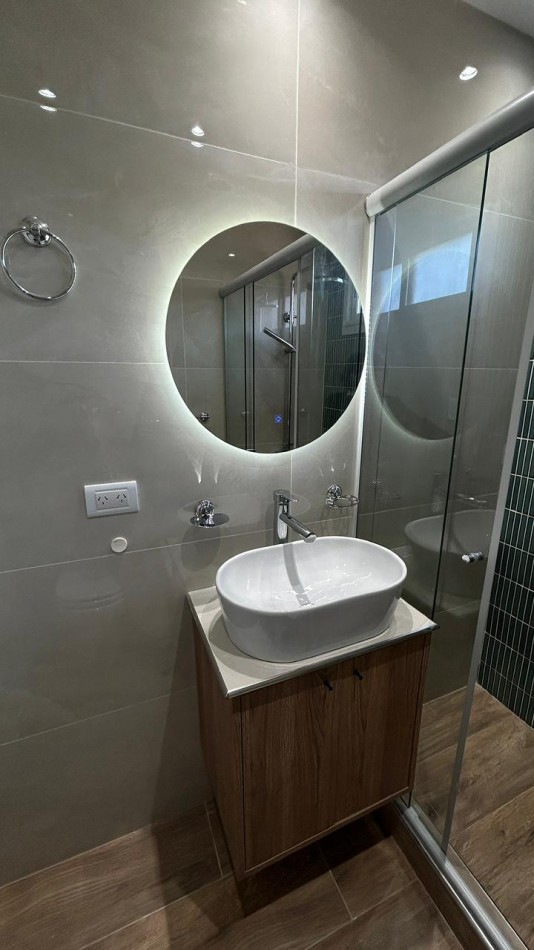 DEPARTAMENTO DE 2 AMB CON DEPENDENCIAEXTERNO. VISTA AL MAR. COCHERA DOBLE