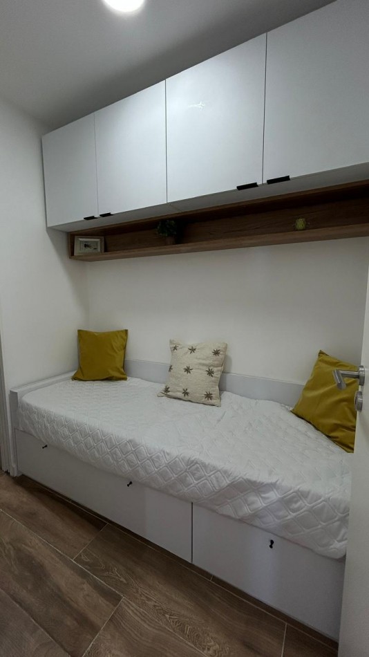 DEPARTAMENTO DE 2 AMB CON DEPENDENCIAEXTERNO. VISTA AL MAR. COCHERA DOBLE