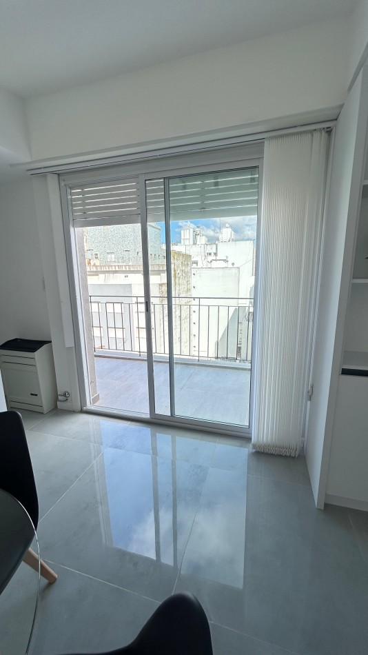 DEPARTAMENTO DE 2 AMB RECICLADO CON BALCON TERRAZA