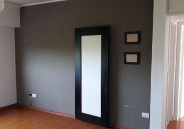 DEPARTAMENTO DE 3 AMB RECICLADO FRENTE A LA PLAZA