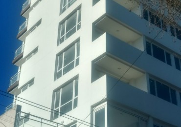 SEMIPISO DE 3 AMB CON BALCON. TOMA MENOR VALOR EN PARTE DE PAGO