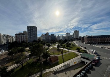 DEPARTAMENTO DE 3 AMB EXTERNO CON BALCON. VISTA  A LA PLAZA COLON