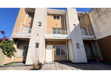 DUPLEX DE 4 AMB CON ENTRADA DE AUTO Y PARQUE